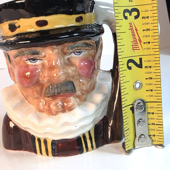 The Vintage Highmount M.B.D. Fine Bone China Small Toby/Character Jug "Beefeater - Picture 5 of 6